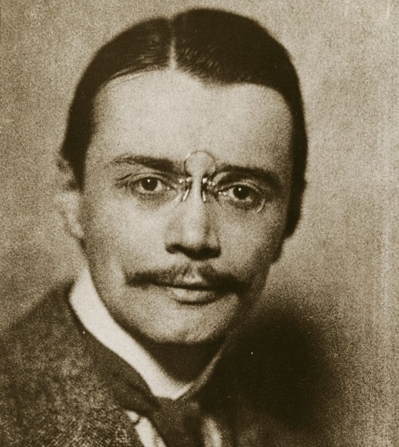 portrait of Eberhard Arnold as a young man